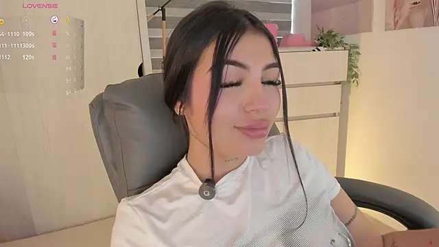 EmmyKenner online show from November 3, 1:48 pm