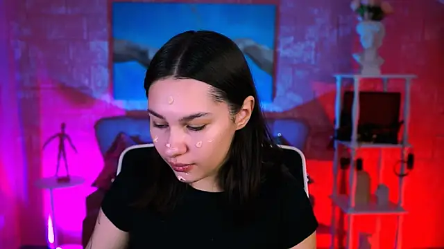 KimClarks  online show from November 26, 8:15 am