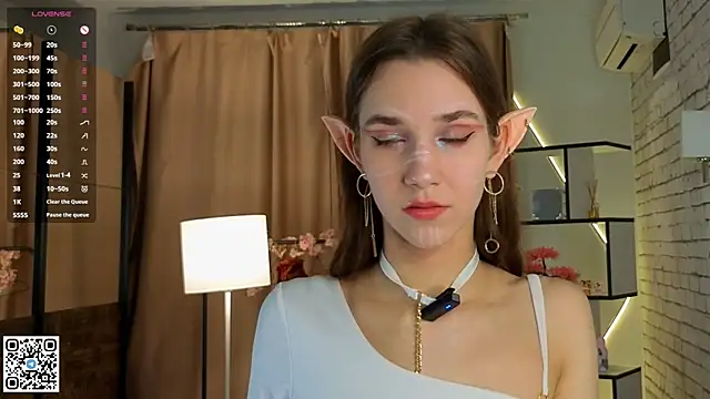 Snapshot of PetraHambelton chatting on October 21, 4:27 am PetraHambelton online show from October 21, 4:27 am