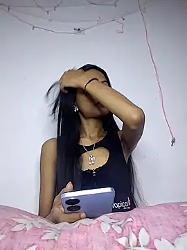 Your-Kitkat online show from February 8, 12:20 pm