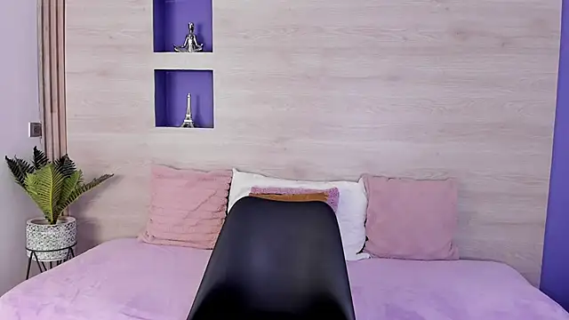 Stephanni  online show from October 2, 1:27 pm