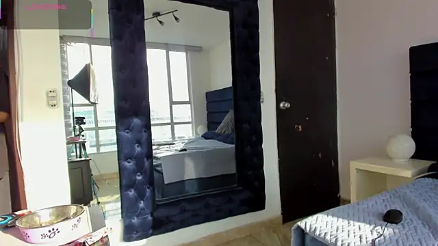 CHARLOTTE KNOX online show from October 15, 12:08 pm