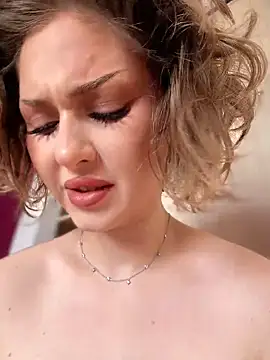 KellyKeler online show from March 22, 10:10 am