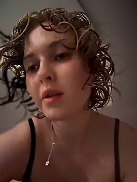 KellyKeler online show from April 16, 10:56 pm