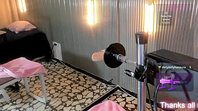 Snapshot of bigboobs_violeta chatting on October 21, 8:57 pm bigboobs violeta online show from October 21, 8:57 pm