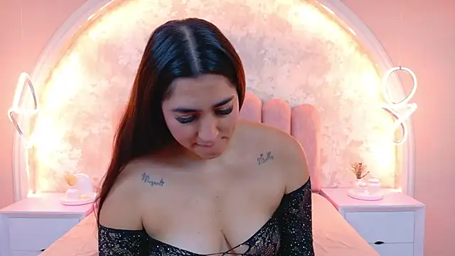 JasmineRhodes online show from October 27, 12:55 pm