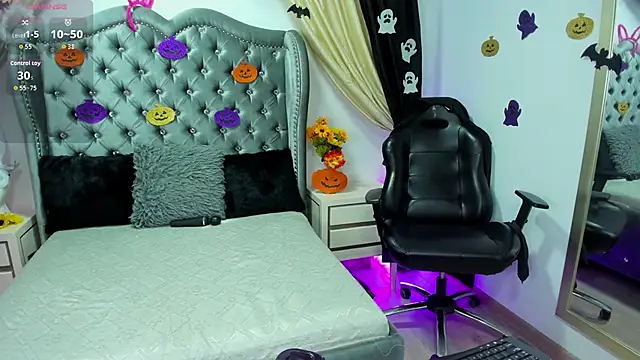 Snapshot of NataliaRoush chatting on October 20, 11:13 am NataliaRoush online show from October 20, 11:13 am