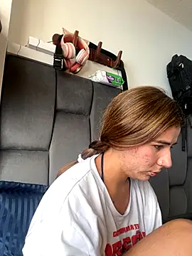 AllieYourGirl online show from October 4, 7:18 pm