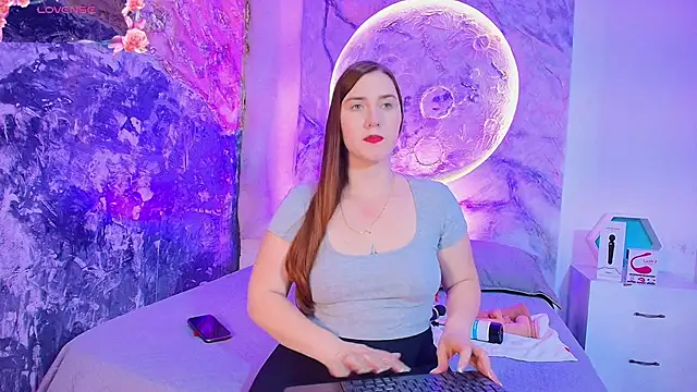 KrystalEvans online show from September 8, 8:08 pm