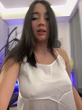 Michelle Zoe online show from October 18, 6:49 am