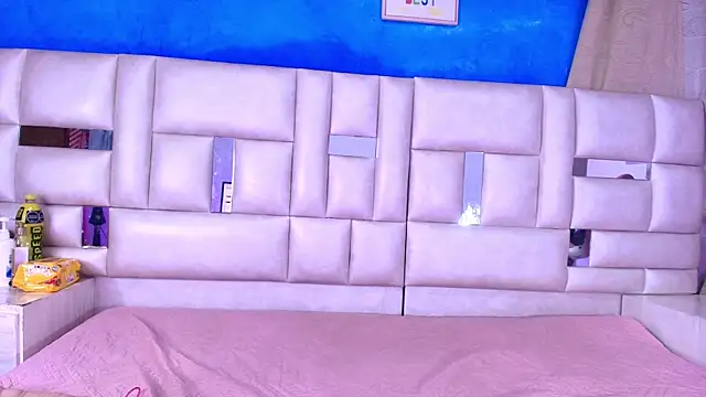 emmacurvy online show from September 23, 3:04 am