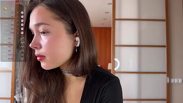 Snapshot of PlumyBun chatting on October 27, 4:30 am PlumyBun online show from October 27, 4:30 am