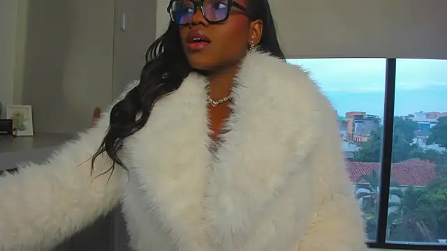 ParisSalvatore online show from October 26, 1:17 pm