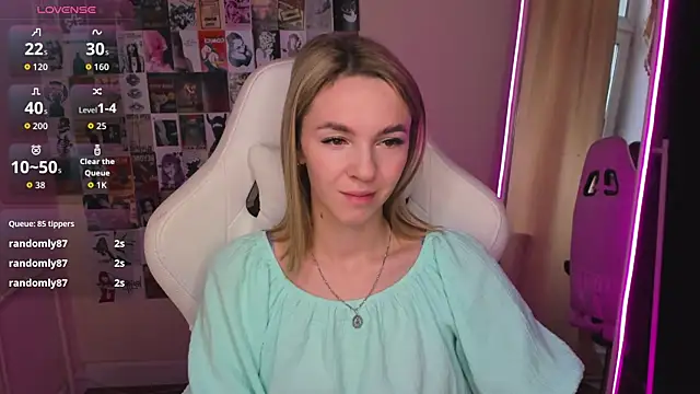 NessaDiazz online show from October 9, 1:32 am