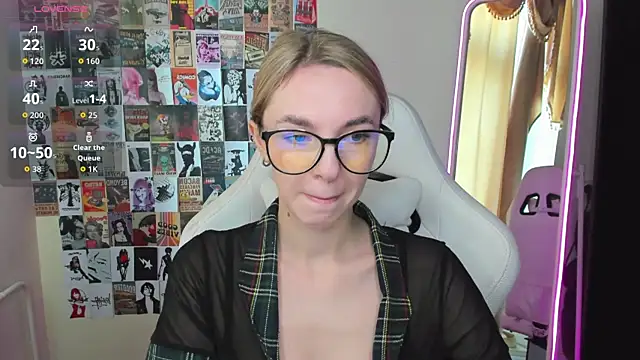 NessaDiazz online show from September 19, 1:15 am