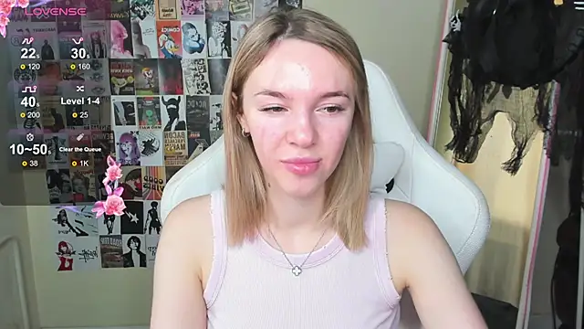 NessaDiazz online show from November 1, 8:51 am