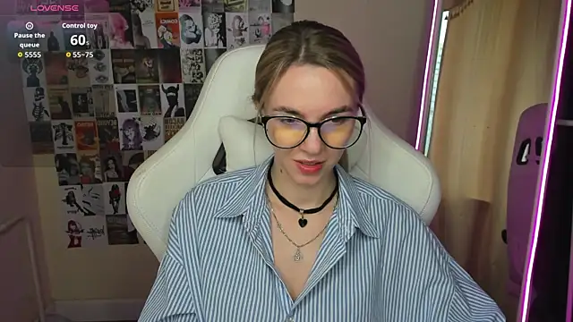 NessaDiazz online show from October 4, 1:44 am