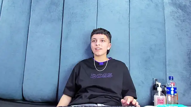 Megan Thompson  online show from March 13, 2:35 am