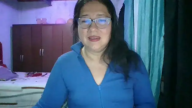 Snapshot of scarlett_widow_ chatting on October 27, 3:57 am scarlett widow online show from October 27, 3:57 am