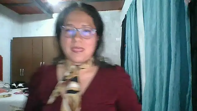 Snapshot of scarlett_widow_ chatting on September 21, 3:38 am scarlett widow online show from September 21, 3:38 am