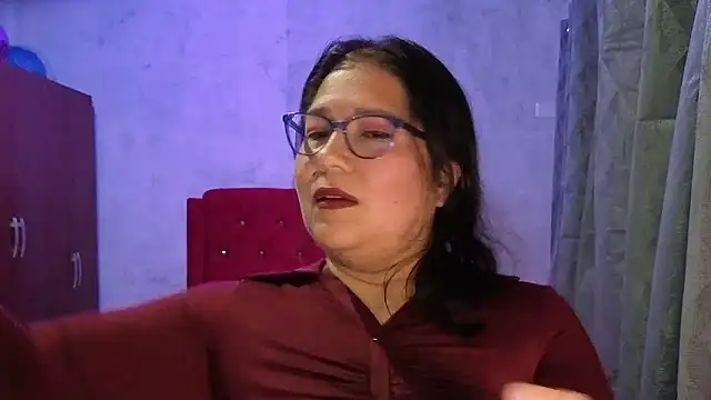 scarlett widow  online show from January 9, 4:50 am