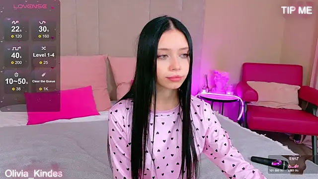 Snapshot of Olivia_Kindes chatting on October 15, 5:04 pm Olivia Kindes online show from October 15, 5:04 pm