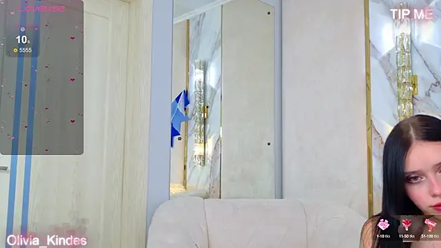 Snapshot of Olivia_Kindes chatting on October 4, 5:17 pm Olivia Kindes online show from October 4, 5:17 pm