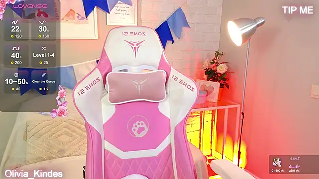 Snapshot of Olivia_Kindes chatting on September 22, 5:33 pm Olivia Kindes online show from September 22, 5:33 pm