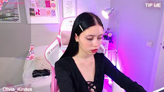 Snapshot of Olivia_Kindes chatting on September 17, 5:11 pm Olivia Kindes online show from September 17, 5:11 pm