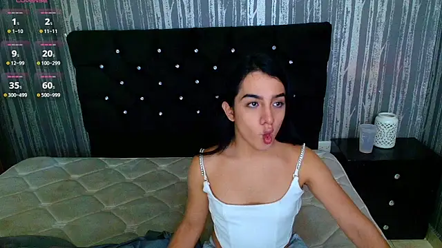 Alicee Moonn online show from March 30, 8:41 pm