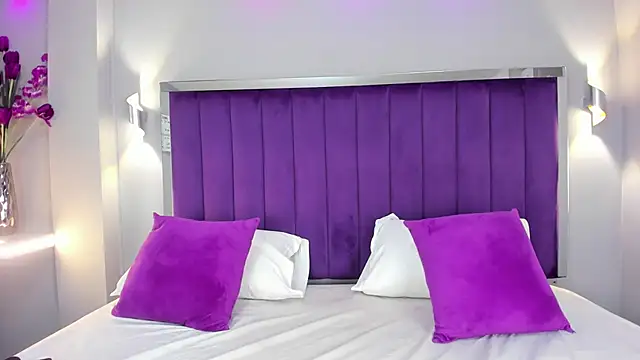 Snapshot of QetziaStoun chatting on September 30, 5:18 pm QetziaStoun online show from September 30, 5:18 pm