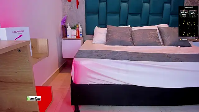 Snapshot of susanasmith18 chatting on October 16, 9:50 pm susanasmith18 online show from October 16, 9:50 pm