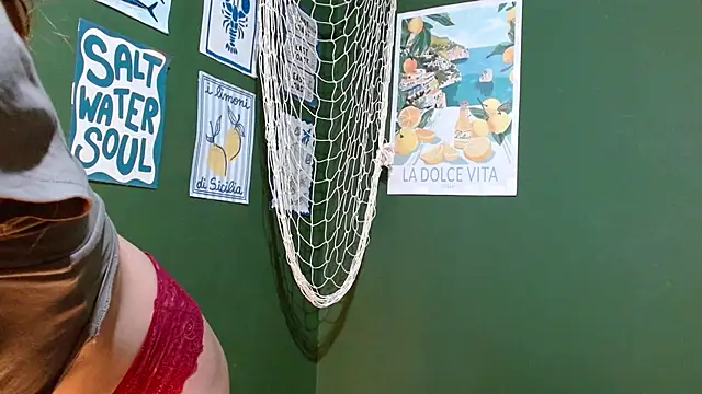 Roxiehood online show from October 7, 2:49 am