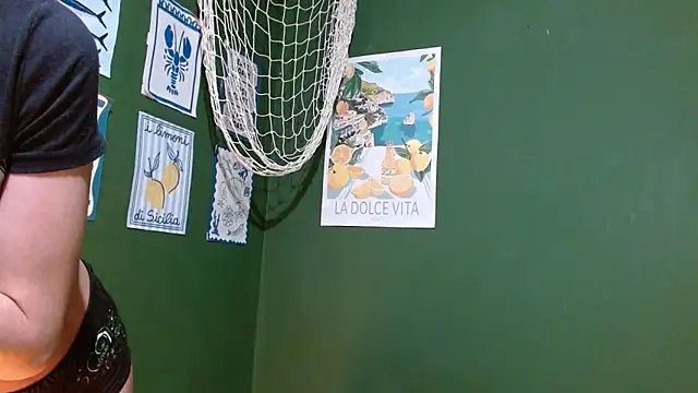 Roxiehood online show from October 3, 2:38 am