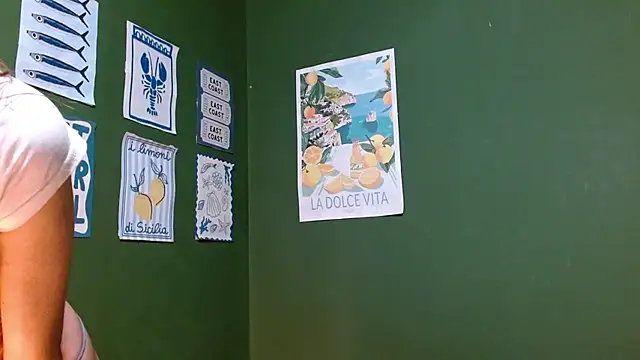 Roxiehood online show from November 21, 2:13 am