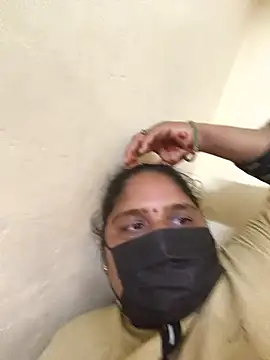 Snapshot of Villageanuty chatting on October 21, 11:58 am Villageanuty online show from October 21, 11:58 am