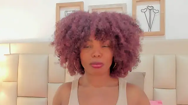 Snapshot of dakhota___ chatting on October 25, 4:36 pm dakhota    online show from October 25, 4:36 pm