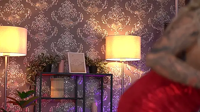 Snapshot of AlmaVelia chatting on September 12, 7:32 pm AlmaVelia online show from September 12, 7:32 pm