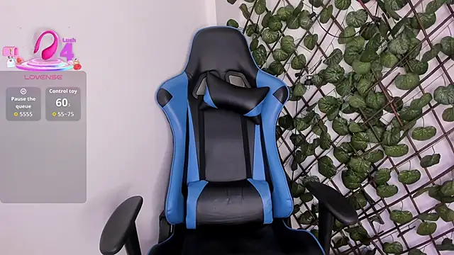 Snapshot of Anya_Belth chatting on October 13, 6:54 pm Anya Belth online show from October 13, 6:54 pm