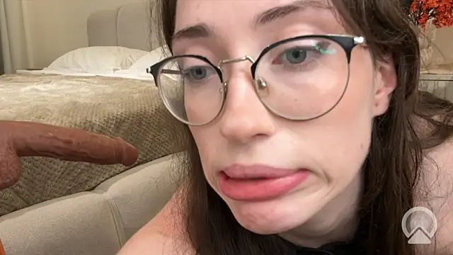 Kelly Berry   online show from September 16, 8:28 pm