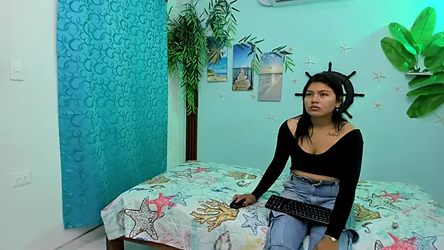 Snapshot of eladyrous98 chatting on October 15, 3:36 pm eladyrous98 online show from October 15, 3:36 pm