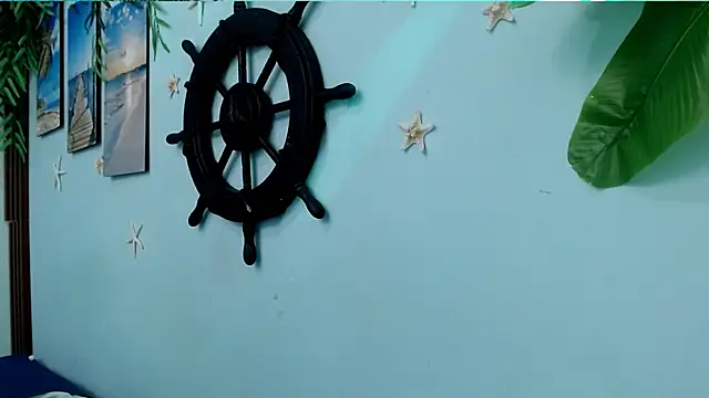 Snapshot of eladyrous98 chatting on October 9, 2:43 pm eladyrous98 online show from October 9, 2:43 pm