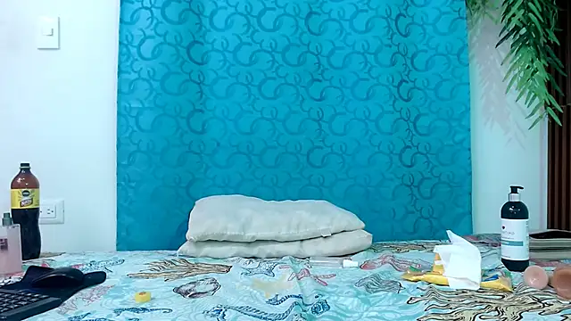 Snapshot of eladyrous98 chatting on October 16, 3:47 pm eladyrous98 online show from October 16, 3:47 pm