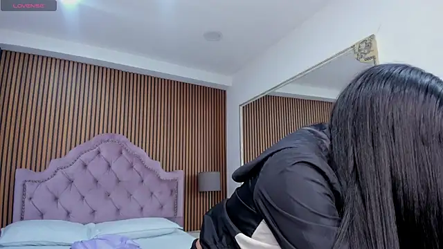 Snapshot of SelenaStonne chatting on October 27, 8:03 pm SelenaStonne online show from October 27, 8:03 pm