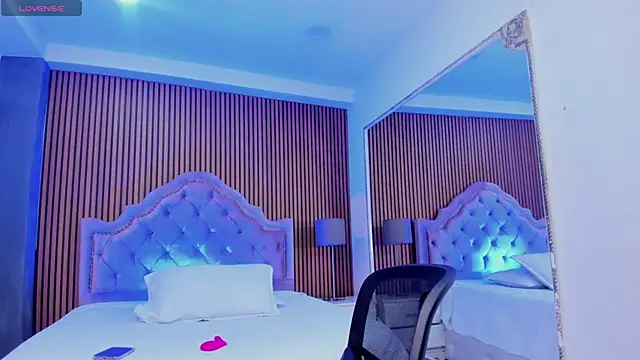 Snapshot of SelenaStonne chatting on October 30, 8:32 pm SelenaStonne online show from October 30, 8:32 pm