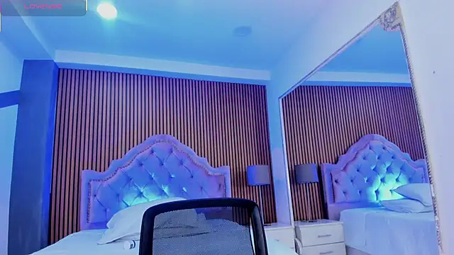 Snapshot of SelenaStonne chatting on October 31, 8:35 pm SelenaStonne online show from October 31, 8:35 pm