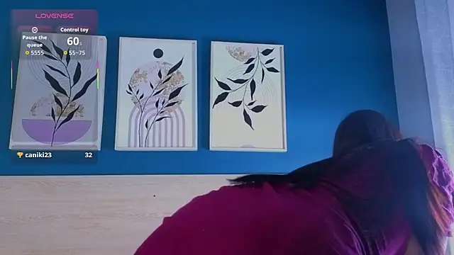 Snapshot of SarahMiler_ chatting on October 23, 12:00 pm SarahMiler  online show from October 23, 12:00 pm