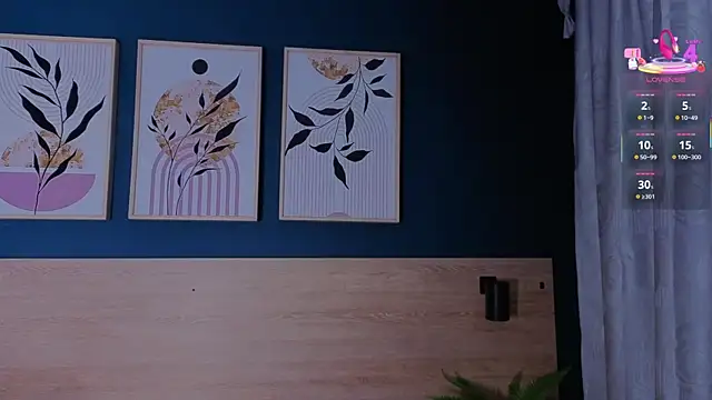 Snapshot of SarahMiler_ chatting on September 22, 11:52 am SarahMiler  online show from September 22, 11:52 am