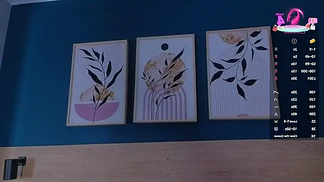 Snapshot of SarahMiler_ chatting on October 17, 12:08 pm SarahMiler  online show from October 17, 12:08 pm