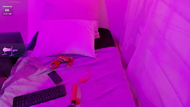 Snapshot of Samaraa_Smith chatting on October 10, 12:21 pm Samaraa Smith online show from October 10, 12:21 pm